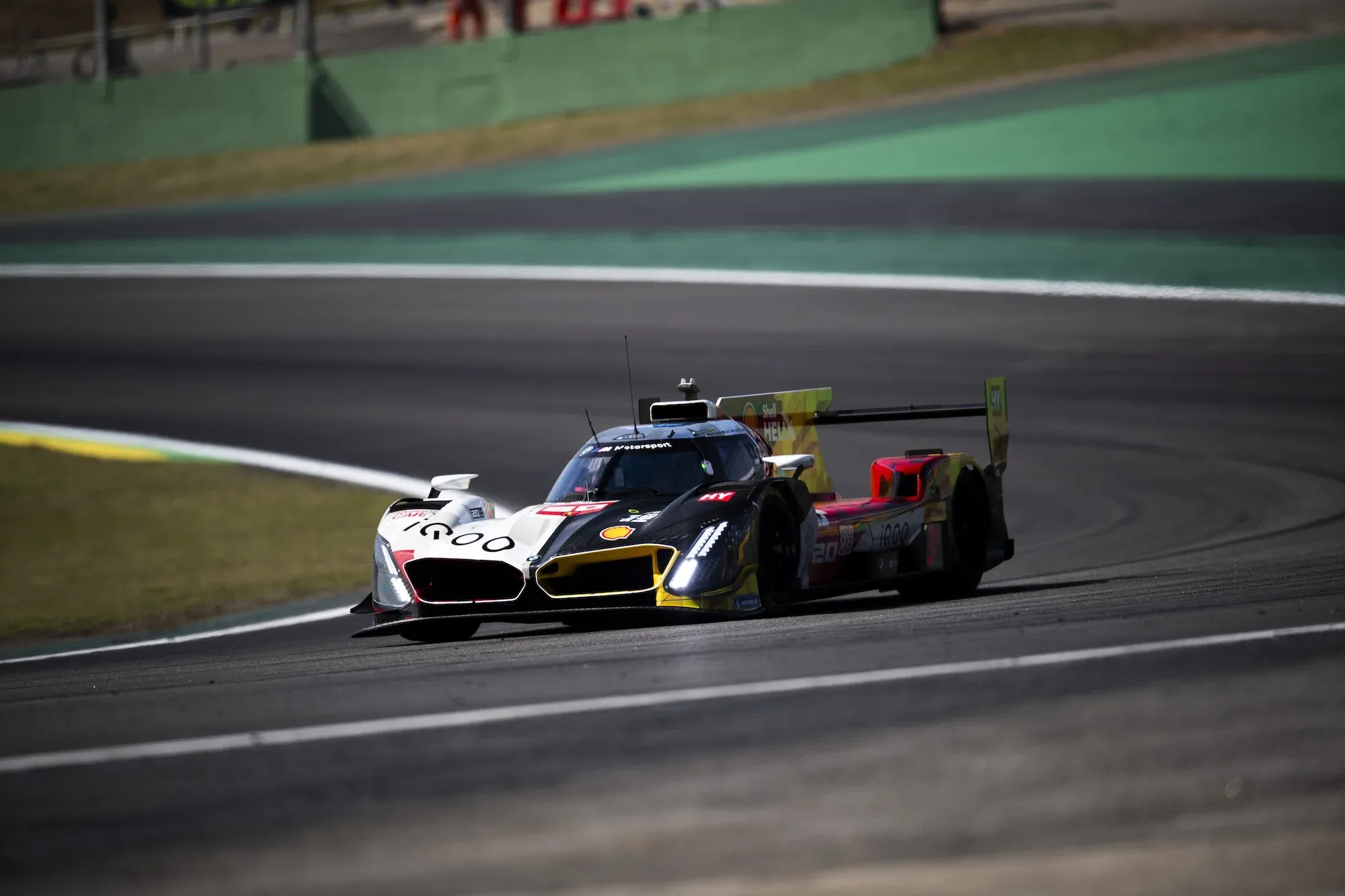 #20 BMW at Interlagos, 2025